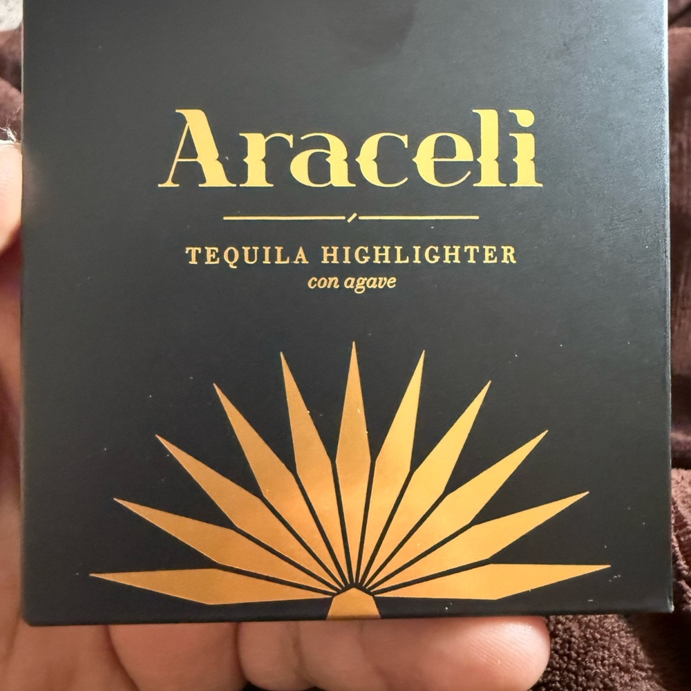 Araceli Tequila Highlighter with Agave - Gold